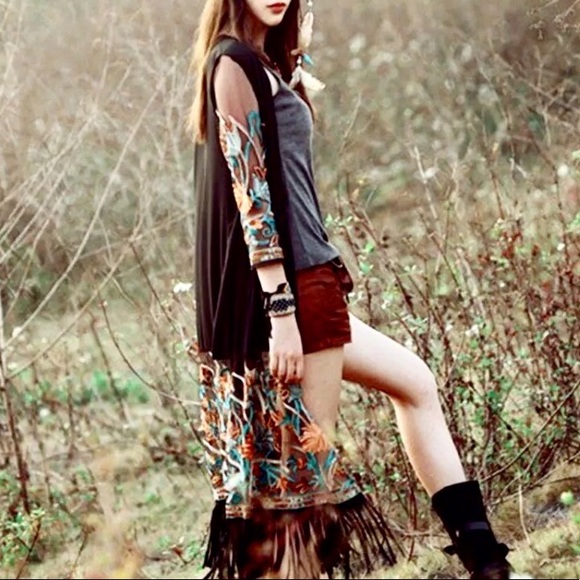 Black Embroidery Kimono with Fringes - Picture 3 of 8